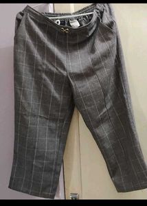 Chic Grey Plaid Cropped Pants & net top