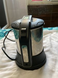 Electric Kettle 3+ Liter In Good Condition