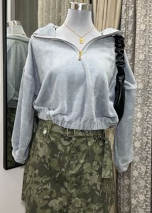 SASSAFRAS Crop Sweatshirt