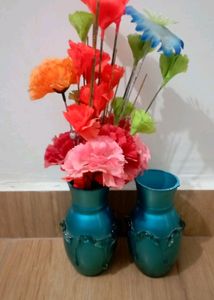 GLASS FLOWER VASE