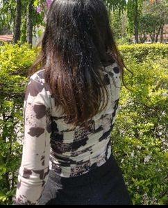 Trendy Graphic Print Mesh Top
