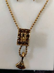 Beautiful Pendant Set With Earrings