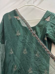 Emerald Green Embroidered Kurta w/ Dupatta