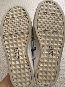 Women/Girls white sneakers