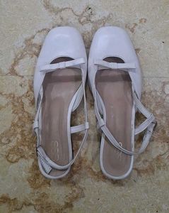 coquette White Bow Slingback heel
