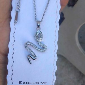 Aesthetic Anti tranish Snake Pendant Necklace