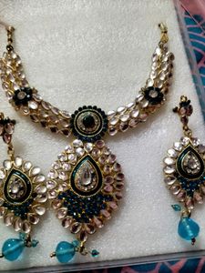 Elegant Kundan Jewelry Set