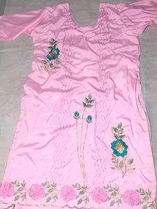 Elegant Pink Embroidered Kurta