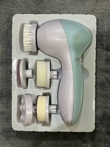 Deep Cleansing Face Wash Roller/Massager.