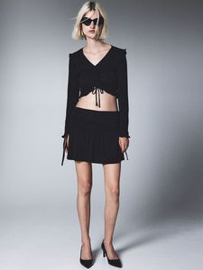 H&amp;M Black Ruffled Skirt