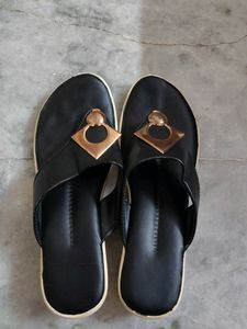 Stylish Black soft Sandals mediums heel