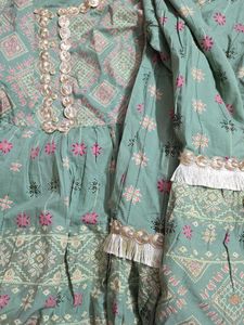 Green Printed Kurta Set . no Dupptta.  size M