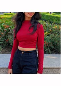 Chic Red Long Sleeve Crop Top
