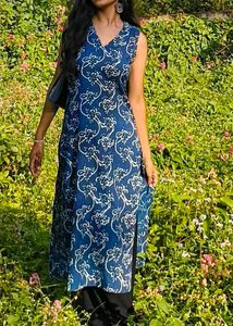 Blue & White Floral Print Kurta