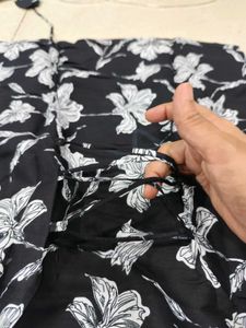 Black Floral Print top