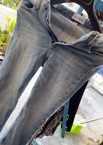 Calvin Klein Jeans - Light Wash Denim