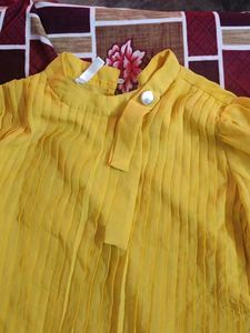 Women black elegant kurta with white