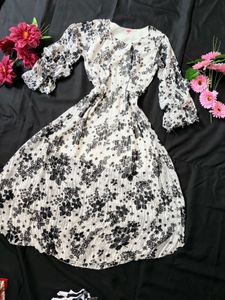 Chic Floral Print Pleated Dress