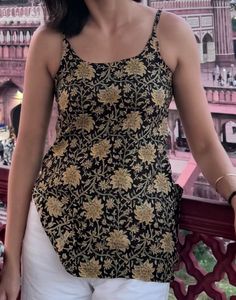 evara VEDA SHORT SLEEVELESS KURTI