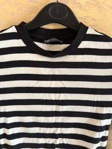 Striped Cropped Long Sleeve Top