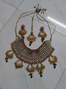 Exquisite Kundan Necklace &amp; Earrings Set