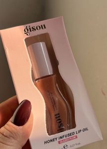 Gisou Honey Infused Lip Oil Glazed Plum