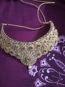 Stunning Gold-Tone Jewellery Set