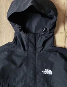 THE NORTH FACE BLACK JACKET