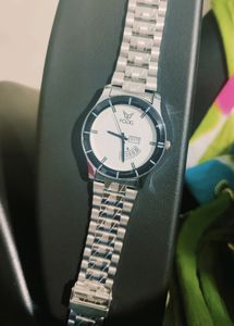 Men's Analog Watch. Like New. Good Condition.