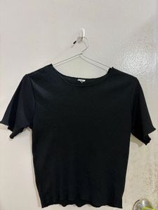 Ribbed Black Cropped Top