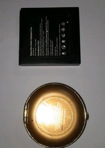 Too Faced Compack And Nayaka Highliter