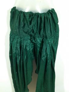 Elegant Emerald Green &amp; Gold Embroidered Indian Su