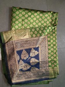 Elegant Blue Saree with Gold Motifs