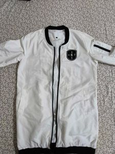 White Bomber Jacket (NEW) 🔥🖤