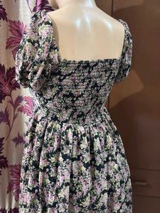 Chic Floral Square Neck Smocked Dress