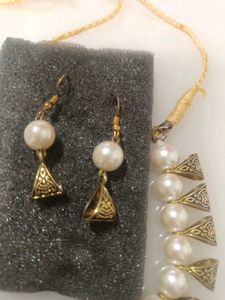 Pearl Necklace and Earrings Set
