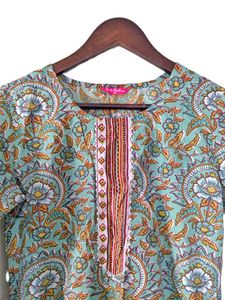 Beautiful Floral Print Kurta