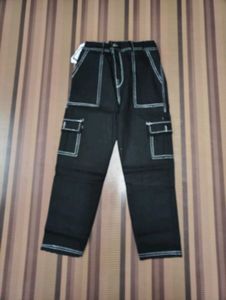 Korean Style New With Tag Black Cargo Jeans
