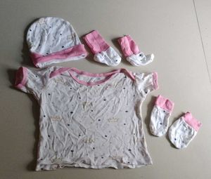 Baby Girl star Print Bodysuit Set