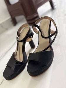 Chic Black Platform Block Heels