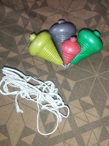 Set of 4 Spinning Tops with 2 rope + free delivery