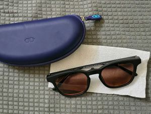 Lenskart Hustle Magnetic clip ons with Case