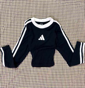 Black Long Sleeve Cropped Top