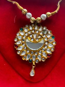 Elegant Kundan Necklace and Earrings Set