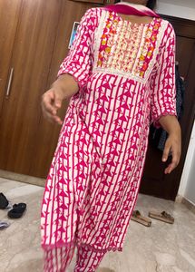 Full Kurta Set With Dupatta Last Sell
