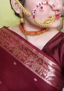 Elegant Gold Nath with Pearls &amp; Red Stones