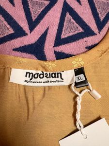 ✨ Modran Floral Printed Short Kurti
