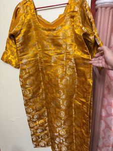 Golden Brocade suit with very good fitting pant