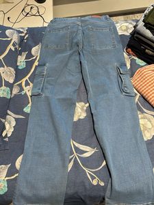 Stylish Light Wash Cargo Jeans