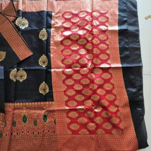 Elegant Black Saree with Traditional Border